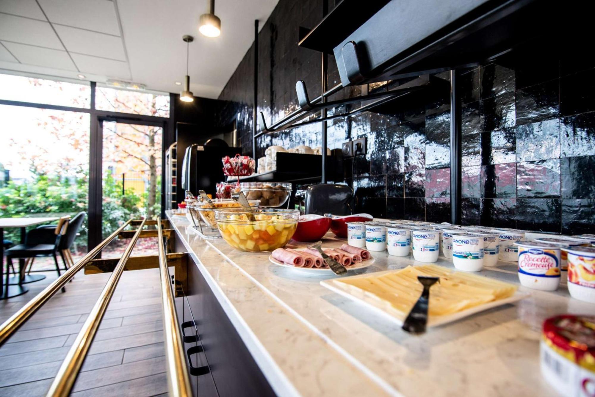 Brit Hotel Du Stade Rennes Ouest Экстерьер фото