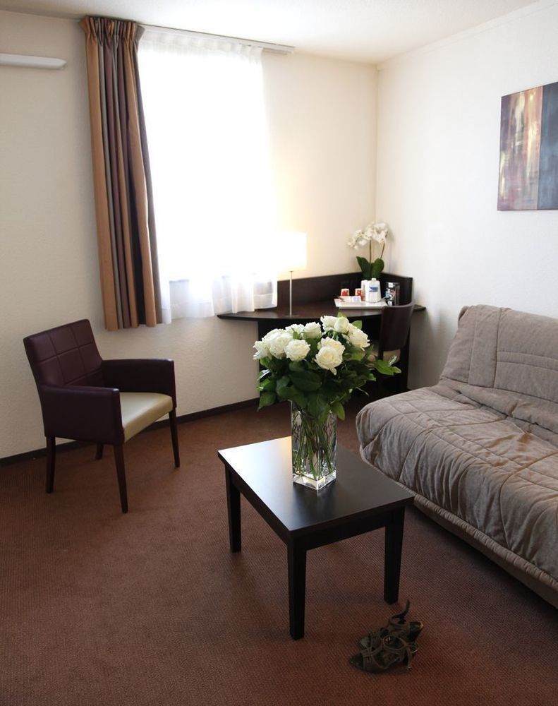 Brit Hotel Du Stade Rennes Ouest Экстерьер фото
